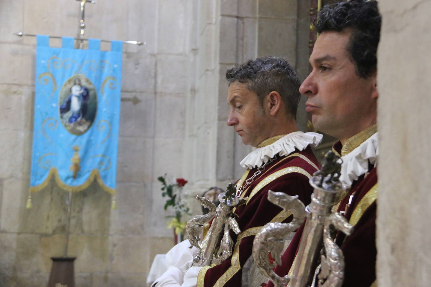 León, fiel a su cita con la tradición, regresa al convento de las Madres Concepcionistas y entrega su aguinaldo