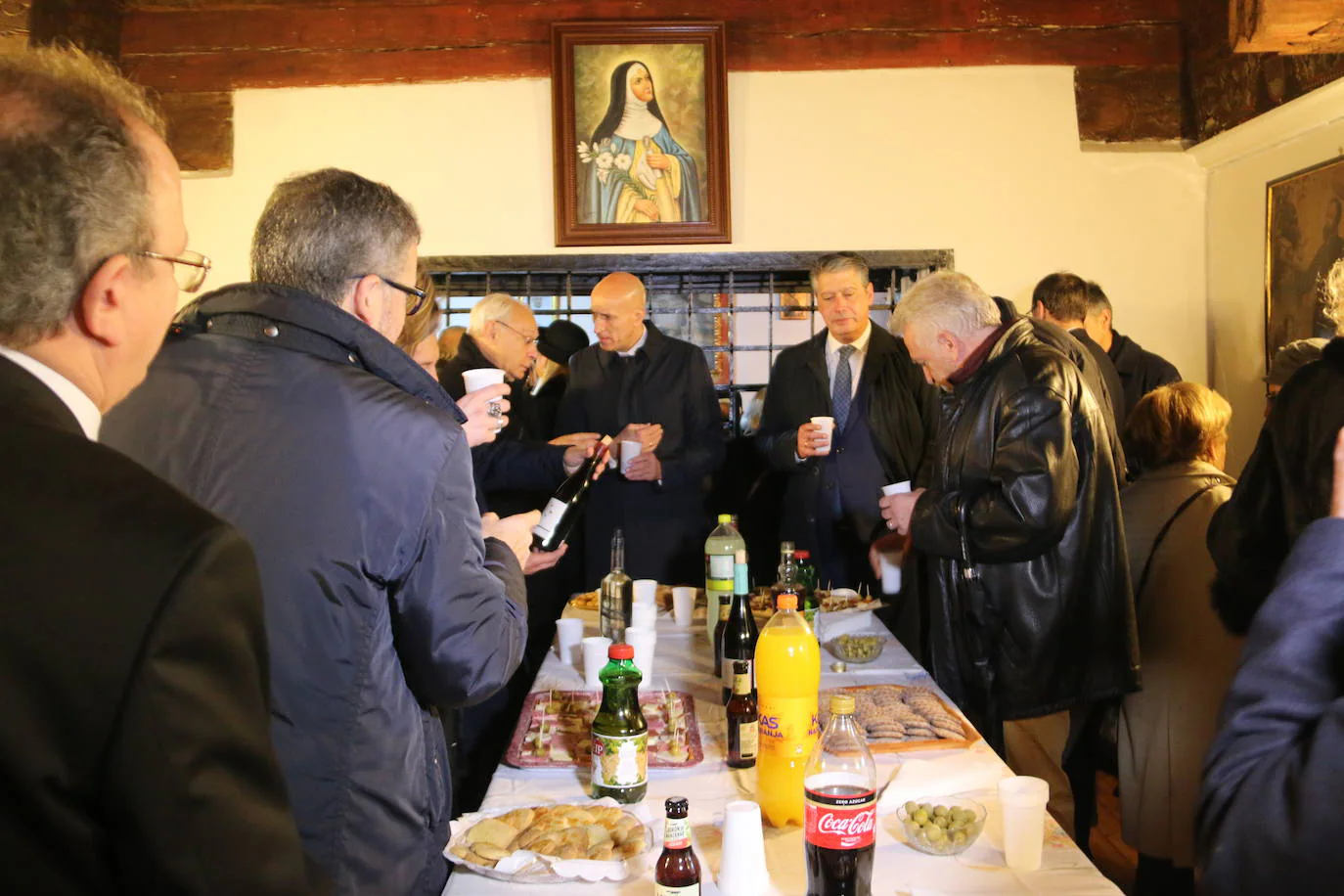 León, fiel a su cita con la tradición, regresa al convento de las Madres Concepcionistas y entrega su aguinaldo