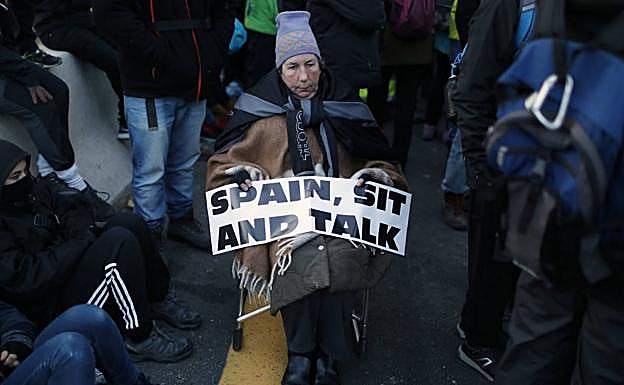 Tsunami llama a bloquear el Camp Nou durante el 'Clásico' Barça-Madrid del 18