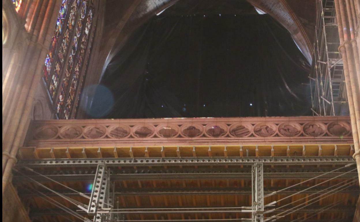 Parte interior del rosetón Catedral de León