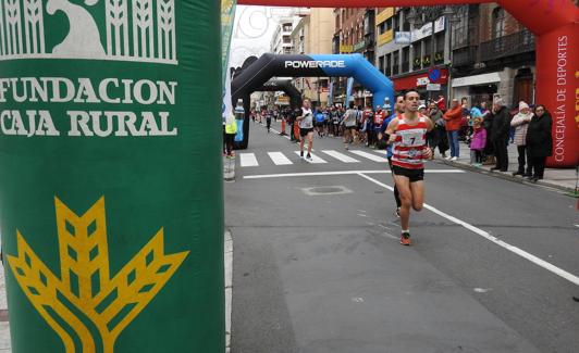 Gran participación y mucho ambiente en la Carrera de las Empresas.