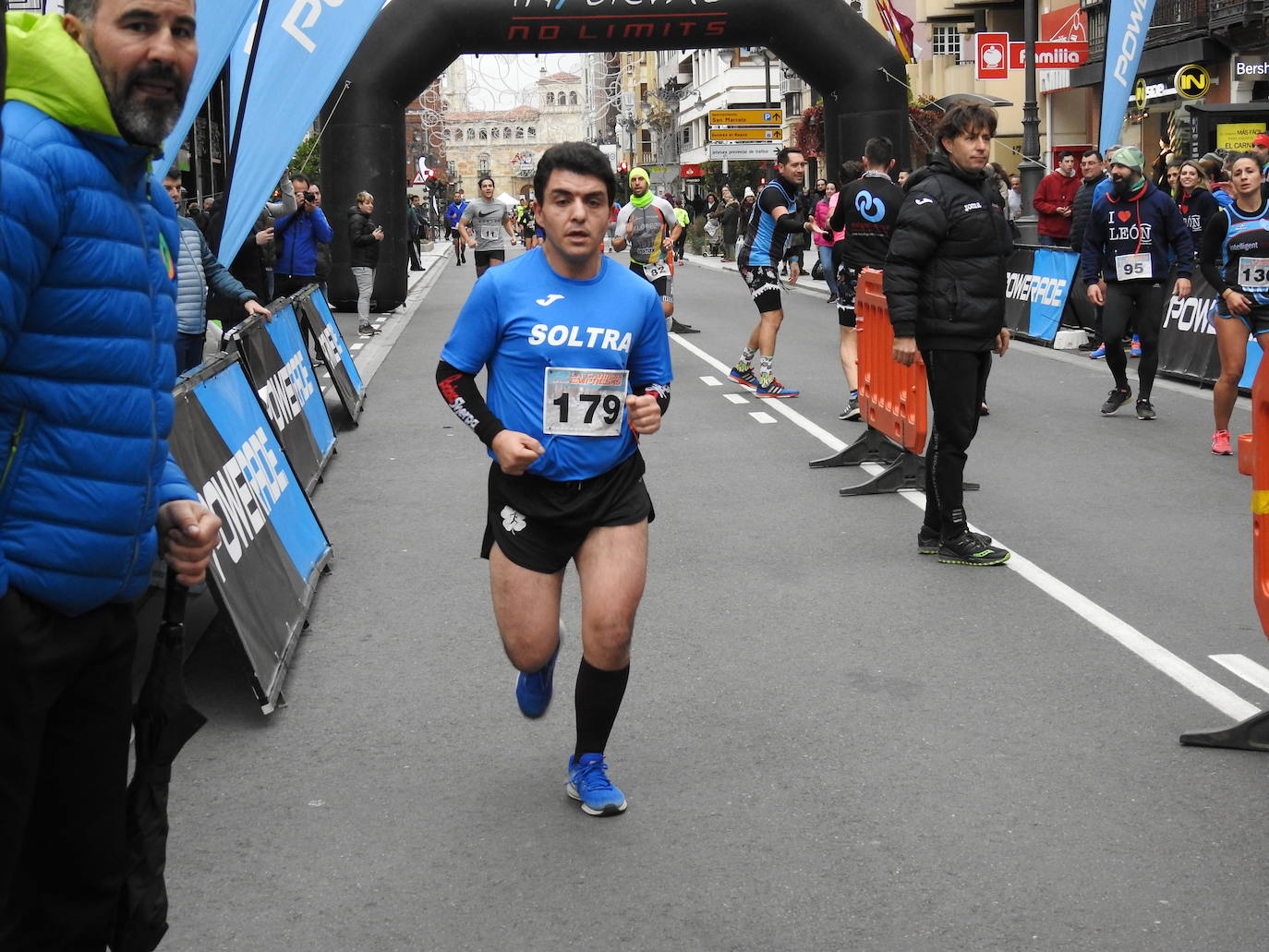 Más de 250 participantes se citan en la II Carrera de las Empresas con Ordoño II como perfecto circuito.