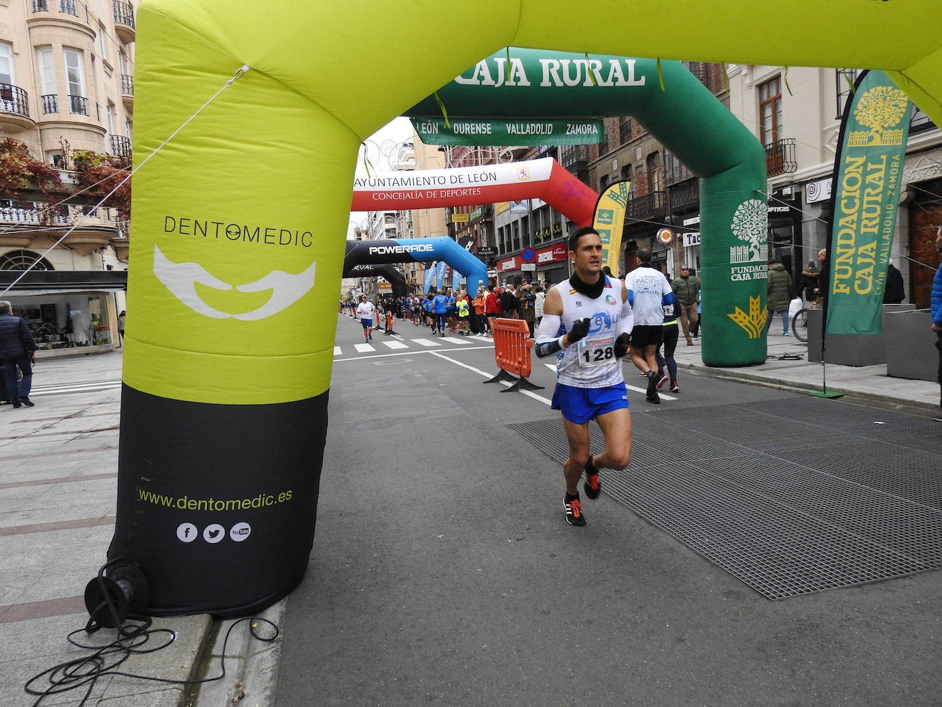 Más de 250 participantes se citan en la II Carrera de las Empresas con Ordoño II como perfecto circuito.