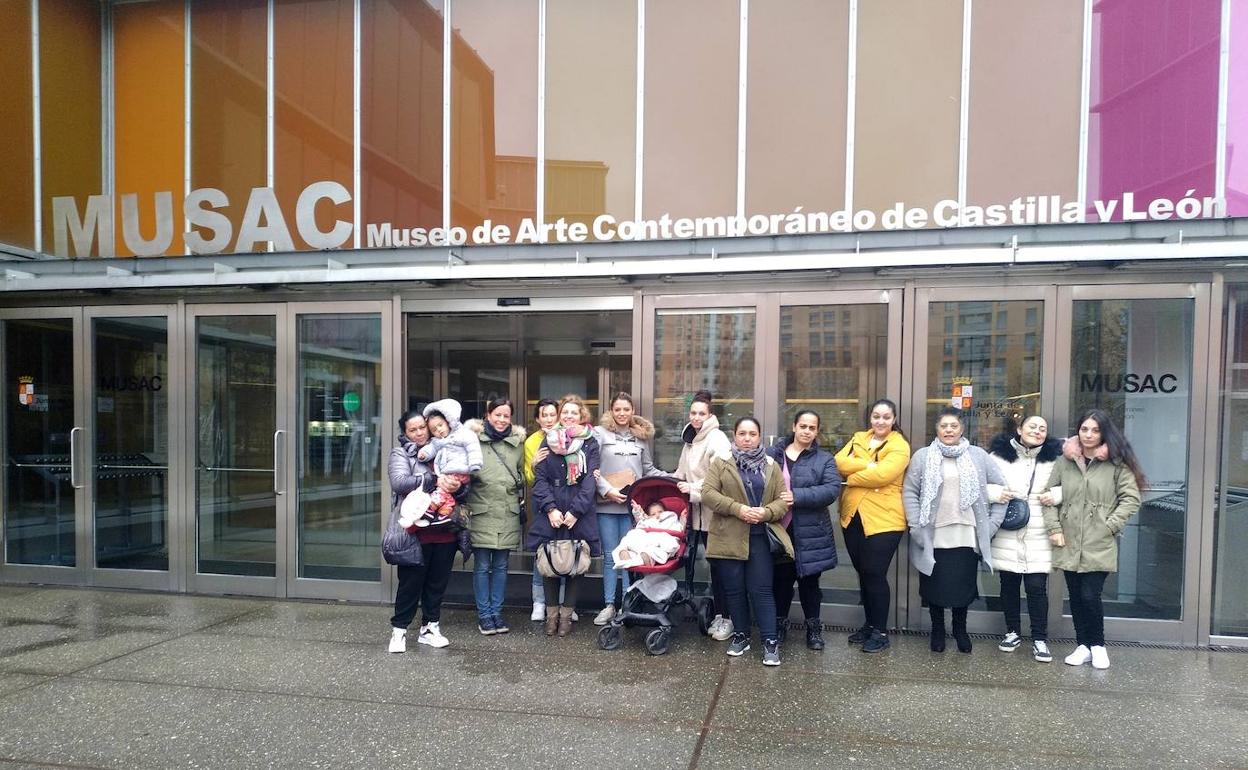 Cuarenta mujeres de etnia gitana participan en el Programa de Apoyo Personal y Familiar (PAPF) de San Andrés