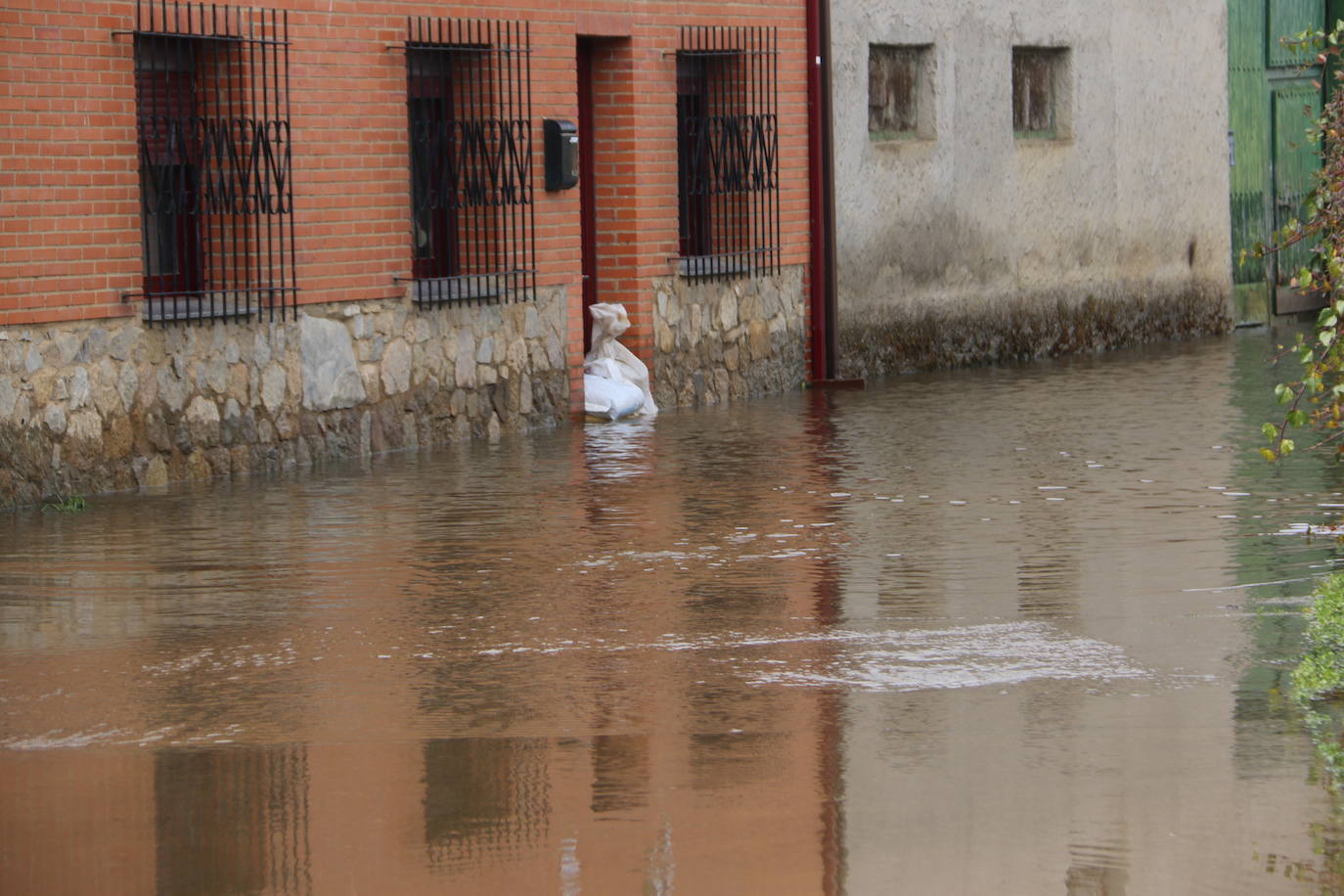 Fotos: Villaverde de Arriba, bajo el agua