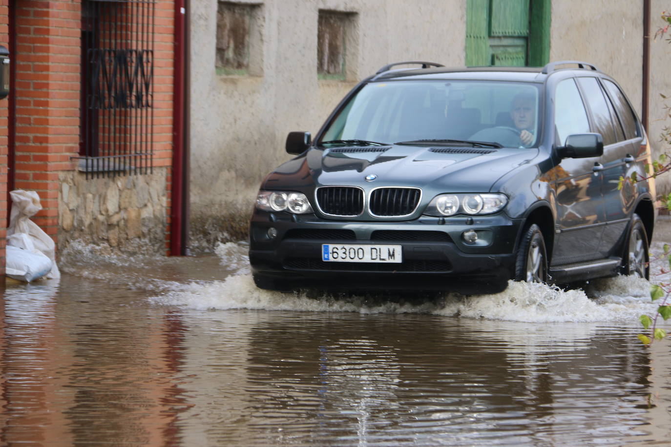 Fotos: Villaverde de Arriba, bajo el agua