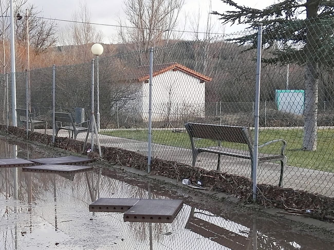 Imagen de lalocalidad de Ruiforco inundada por el agua.