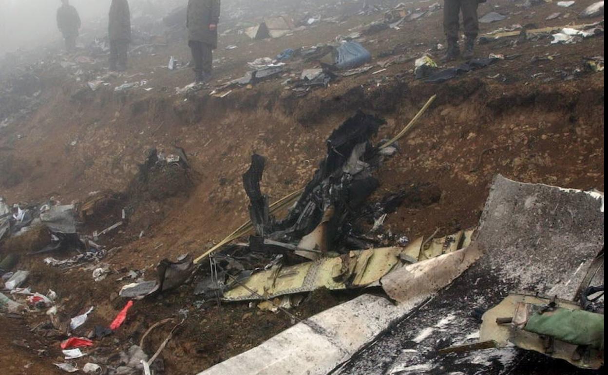 Restos del accidente del Tak-42