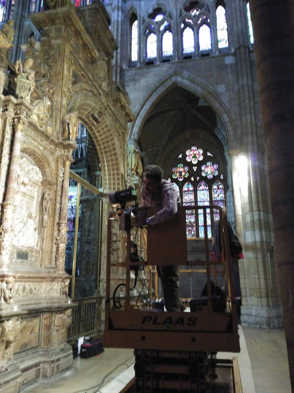 Fotos: Del rosetón al trascoro, la Catedral de León no termina las obras
