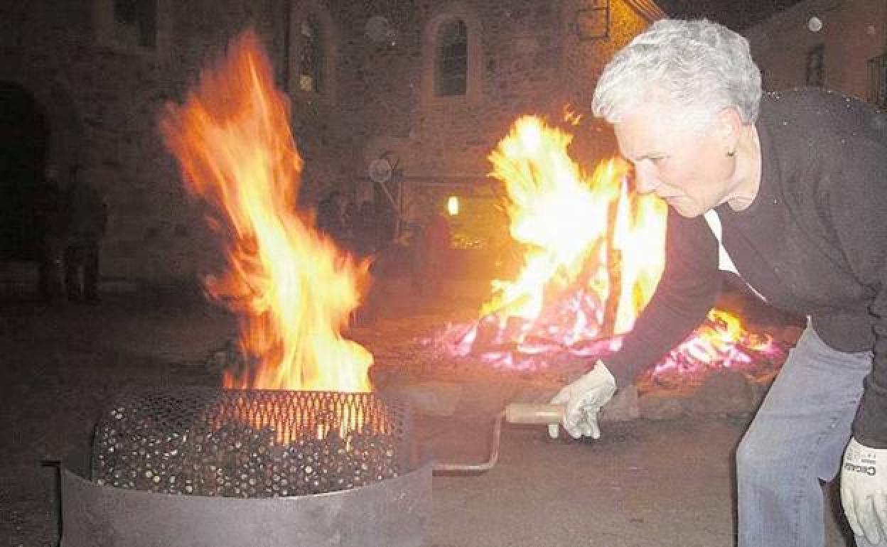 Tradicional asado de castañas.