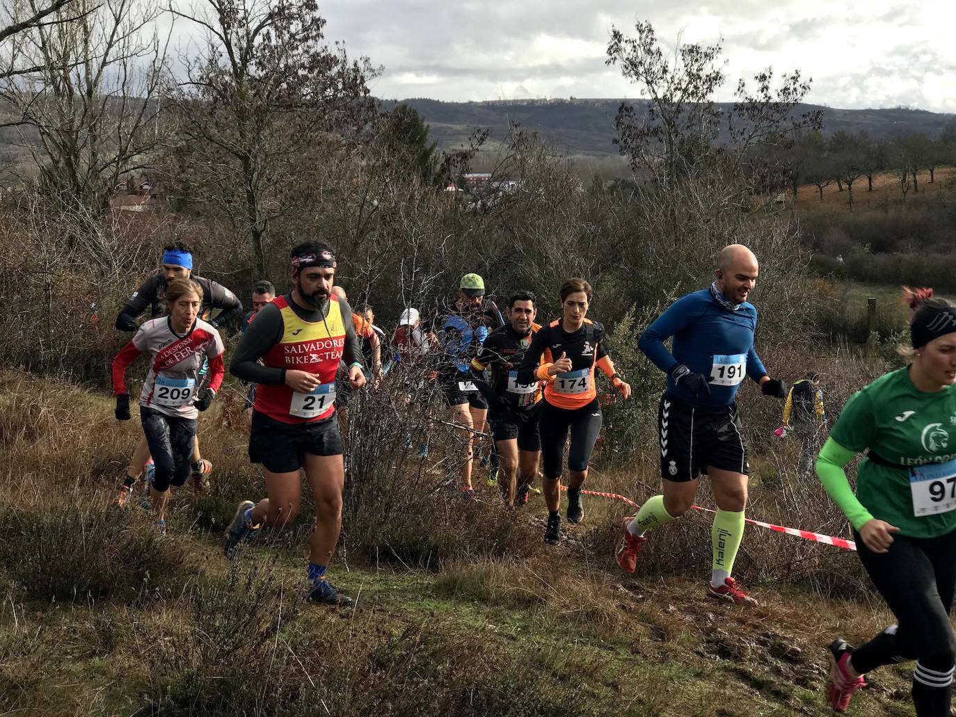 Fotos: Las mejores imágenes del Cross Navideño de Lorenzana
