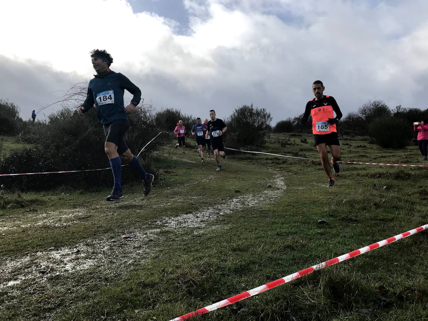 Fotos: Las mejores imágenes del Cross Navideño de Lorenzana