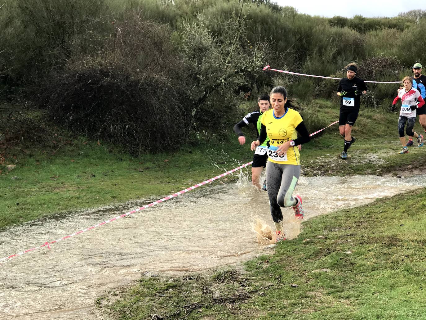 Fotos: Las mejores imágenes del Cross Navideño de Lorenzana