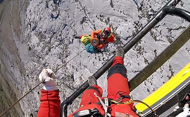 Un momento del rescate. 