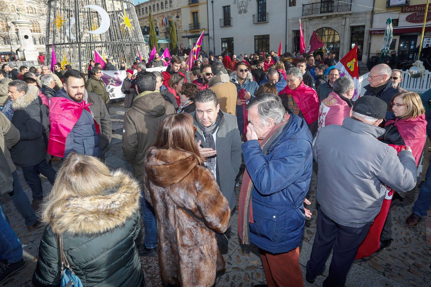 Concentración leonesista convocada en la Plaza de San Marcelo de León.