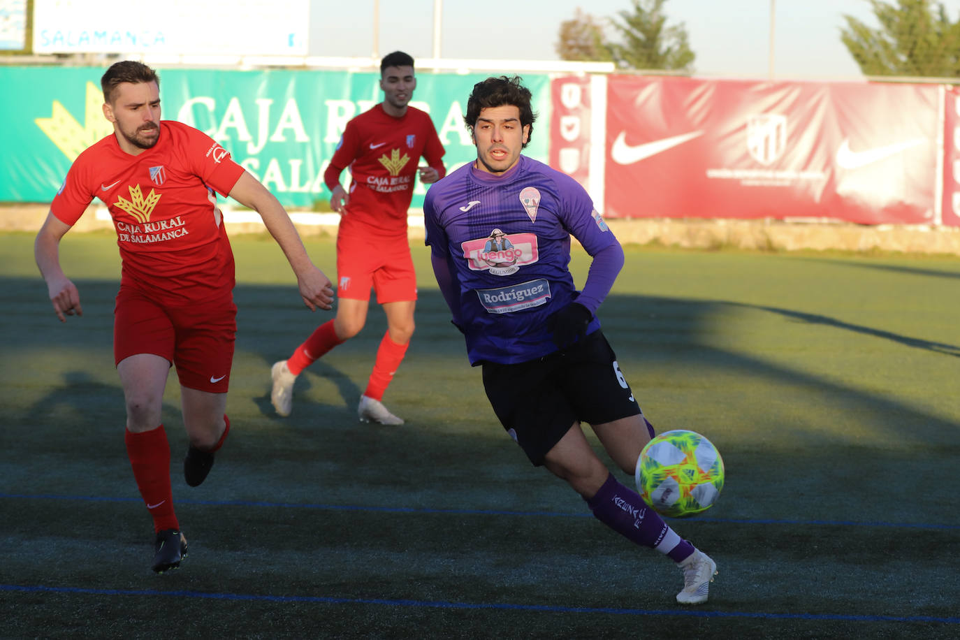 Fotos: Empate entre el Santa Marta y La Bañeza