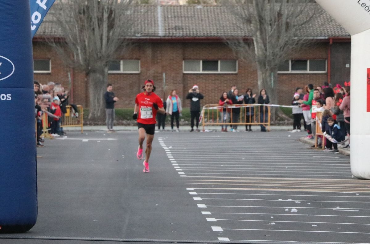 Jorge Blanco fue el vencedor de la San Silvestre de León 2019, seguido de Sergio Alegre y Álvaro Gutiérrez en un recorrido tradicional por la ciudad de 7 kilómetros que finalizó en el aparcamiento del Palacio de los Deportes.