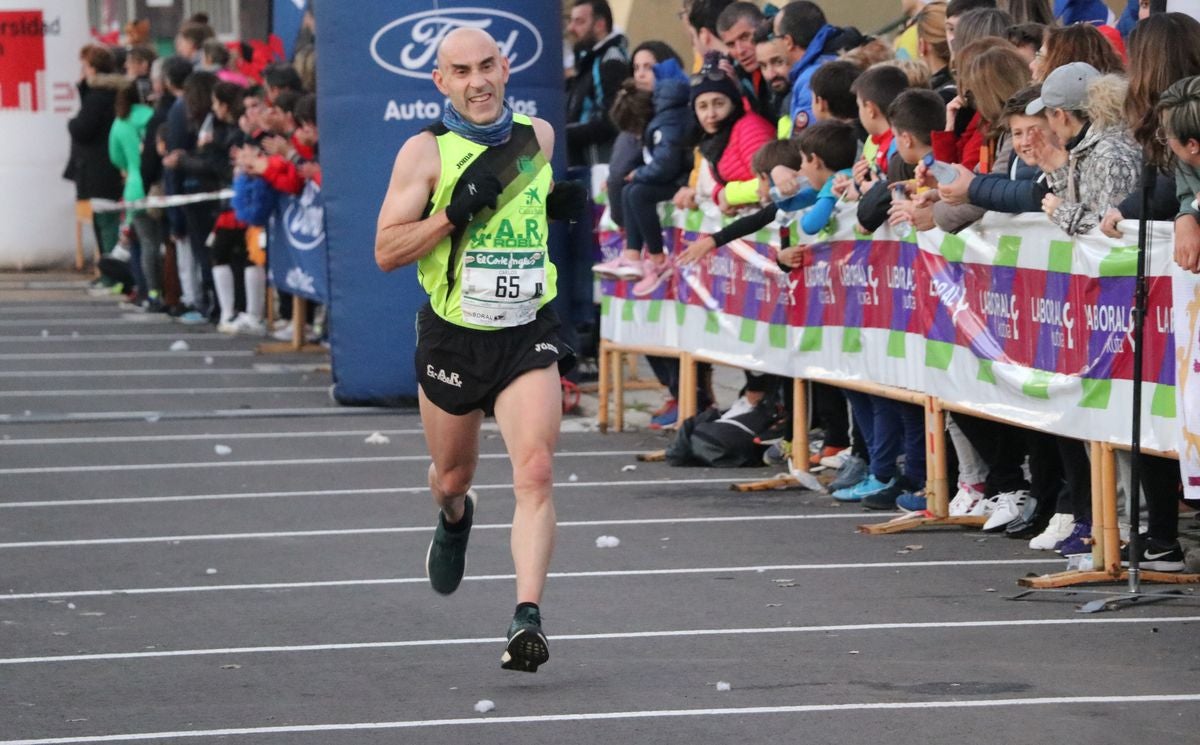 Jorge Blanco fue el vencedor de la San Silvestre de León 2019, seguido de Sergio Alegre y Álvaro Gutiérrez en un recorrido tradicional por la ciudad de 7 kilómetros que finalizó en el aparcamiento del Palacio de los Deportes.