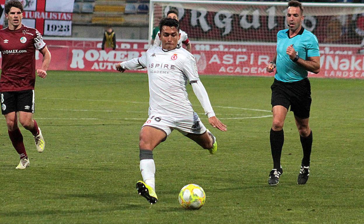 Roberto Carlos Fernández, en un partido con la Cultural.