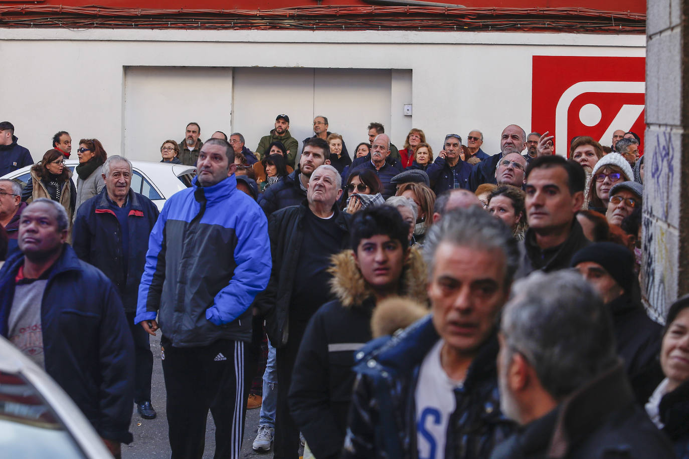 Desalojan un edificio tras un grave incendio en un piso en León capital