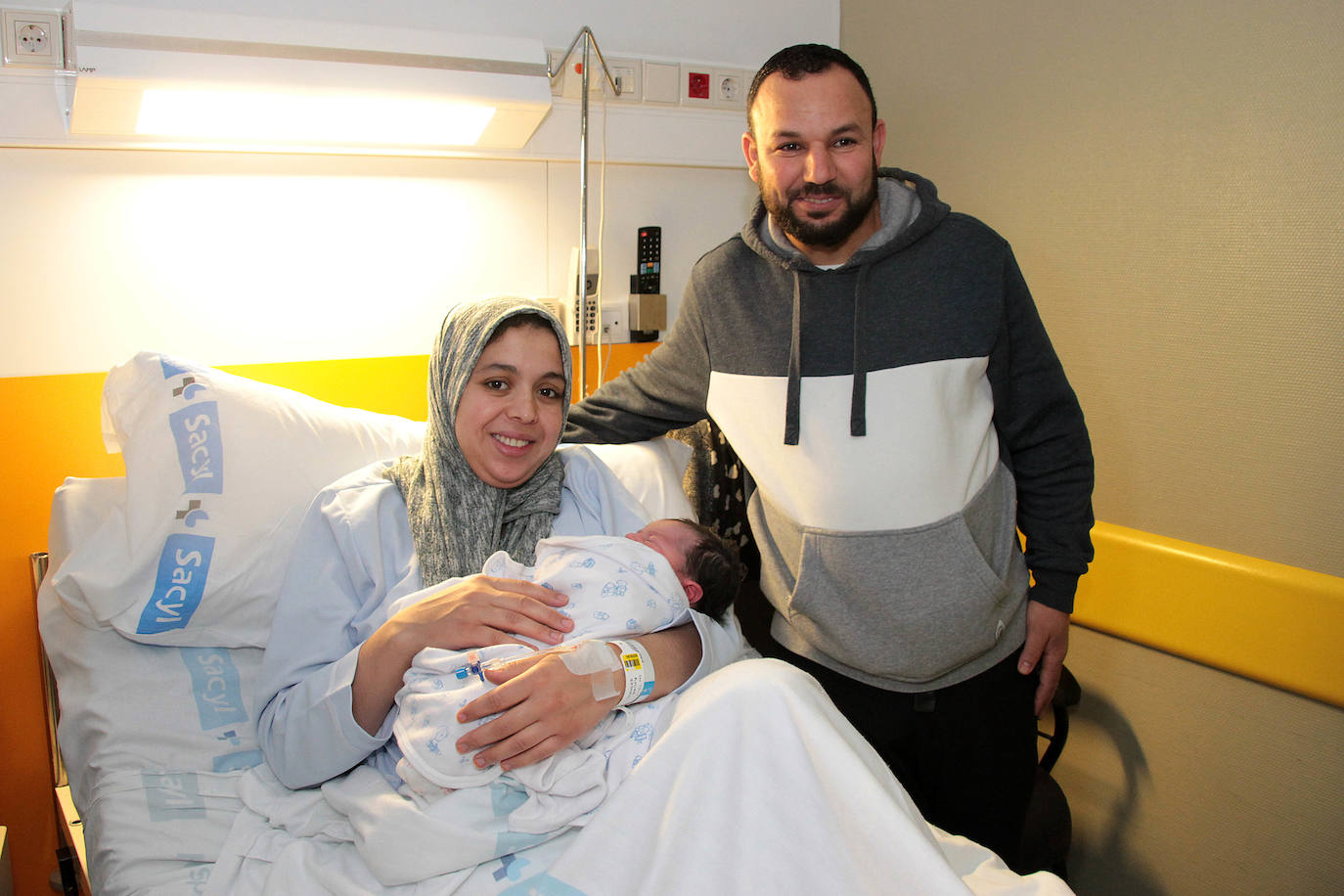 Amina, hija de Jamal y Ghzala, es la primera leonesa del 2020