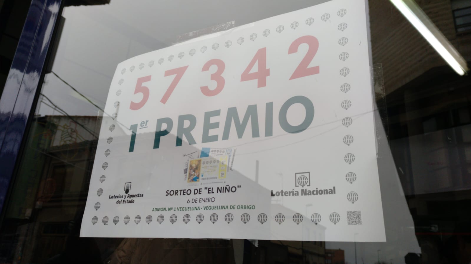 La localidad de Veguellina de Órbigo ha sido agraciada con dos millones de euros con el primer premio de 'El Niño'. La administración de Tomás Fernández ha sido la encargada de repartir el premio.