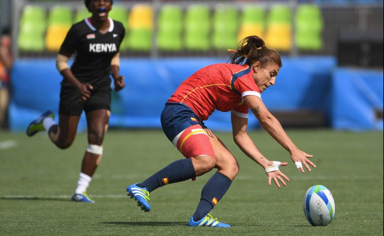 María Casado, en un partido con España.