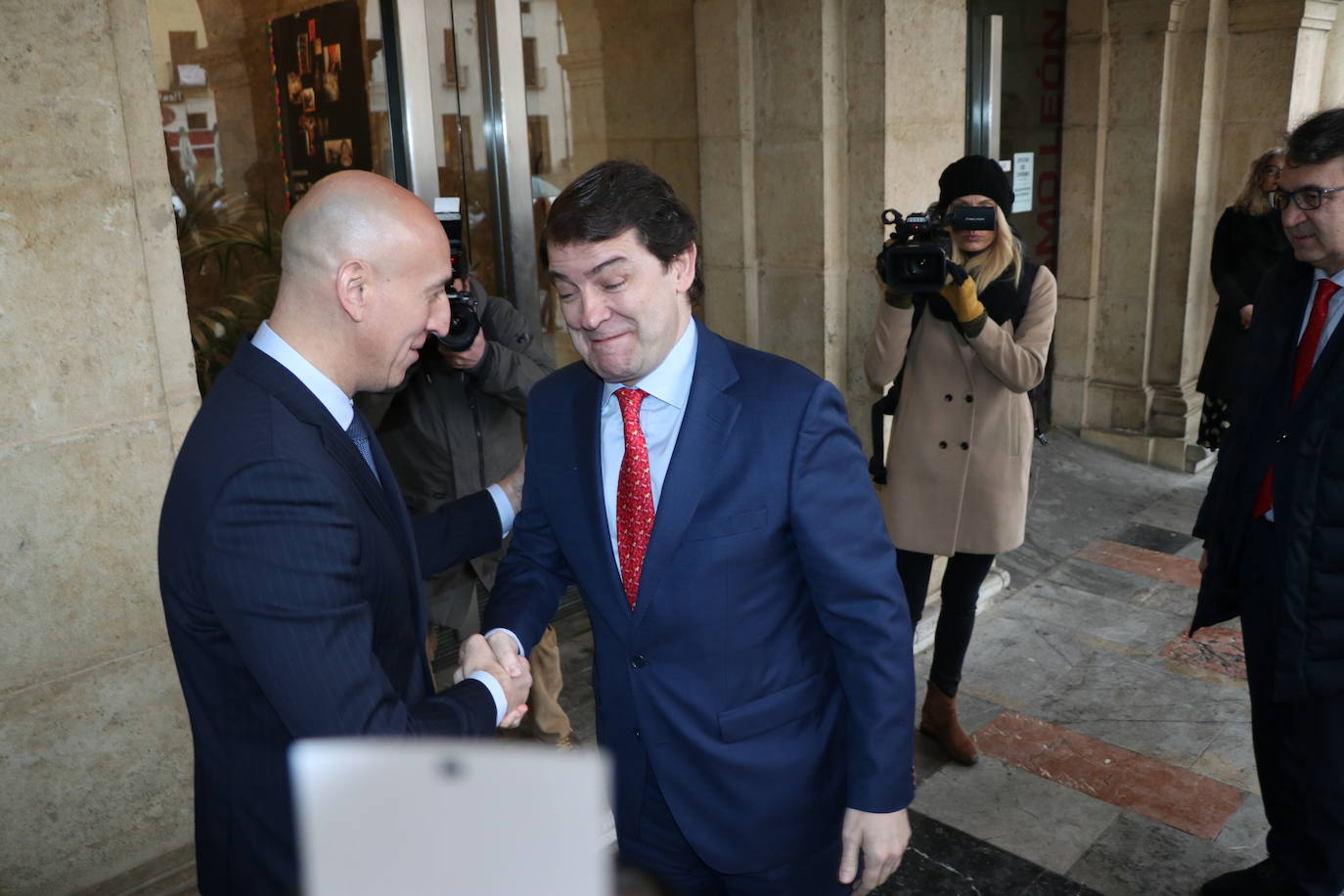 Fotos: Primer encuentro entre el alcalde de León, José Antonio Diez y el presidente de la Junta, Alfonso Fernández Mañueco