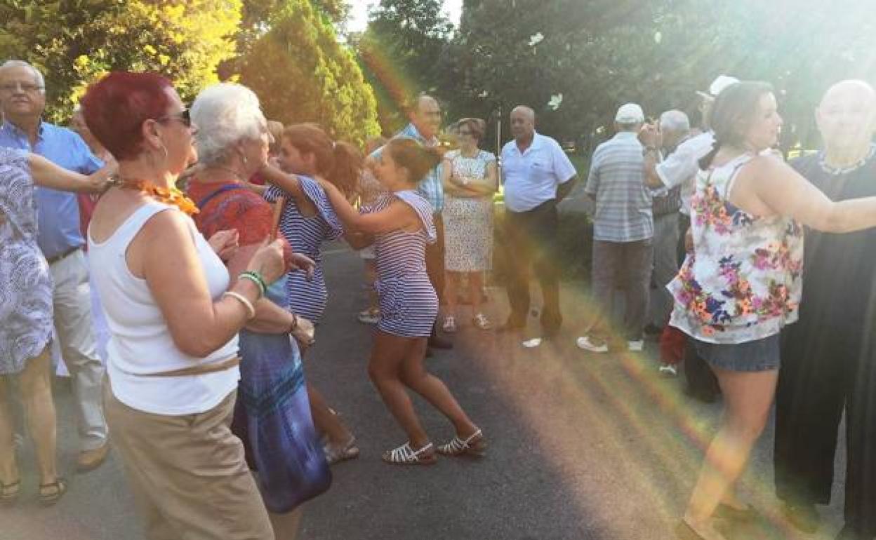 El PP pide a Diez que no cambie el día de baile a los mayores del Centro de Mariano Andrés