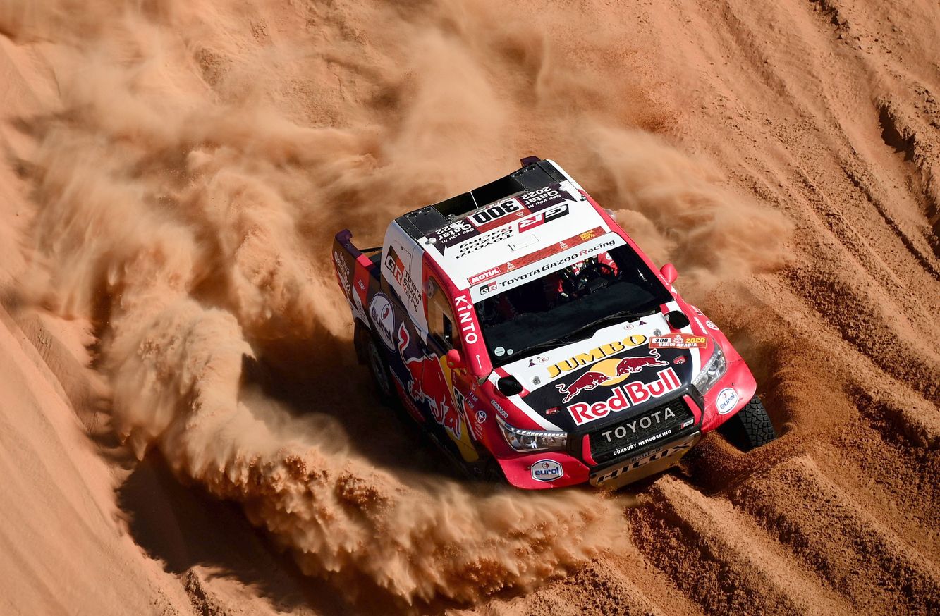 El piloto leonés Jesús Calleja, tras una extraordinaria etapa en el Dakar, se encuentra a un paso de alcanzar la línea de meta de la prueba más dura del mundo.