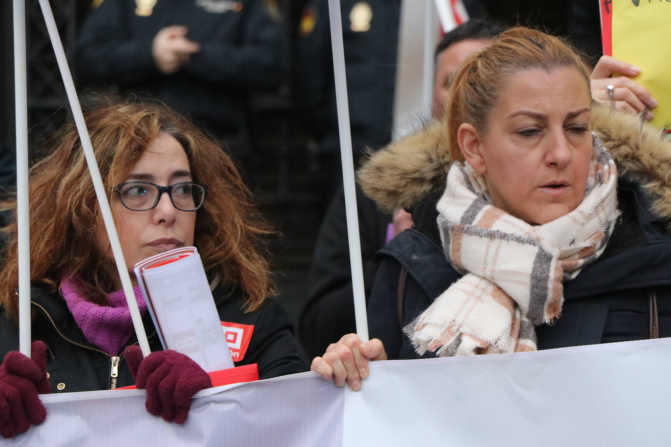 La Subdelegación del Gobierno acoge una protesta para exigir el desarrollo de planes de igualdad en empresas y sector público