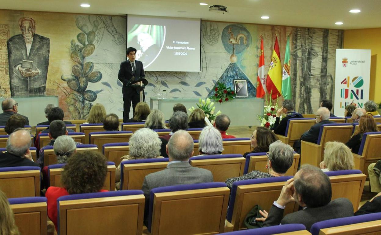 Ceremonia de despedida civil del primer gerente de la ULE, Víctor Matamoro Álvarez