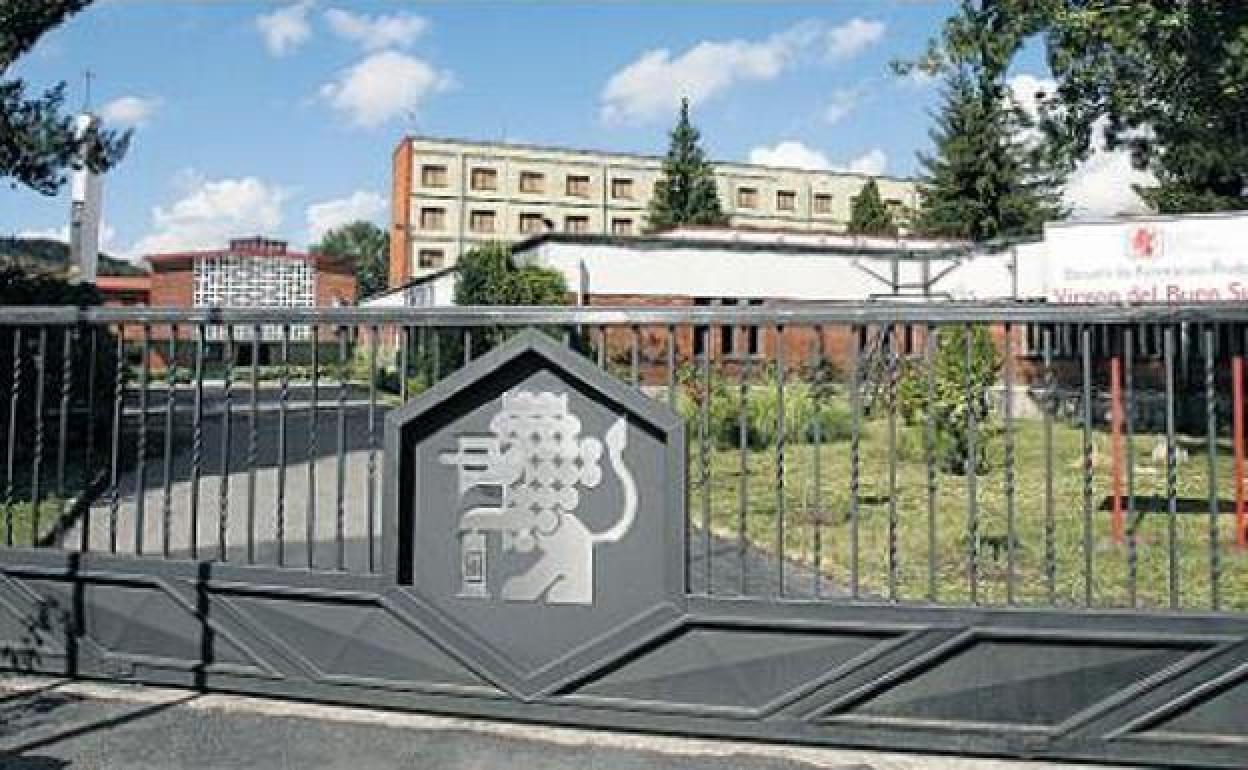 Entrada del centro de FP de La Robla. 