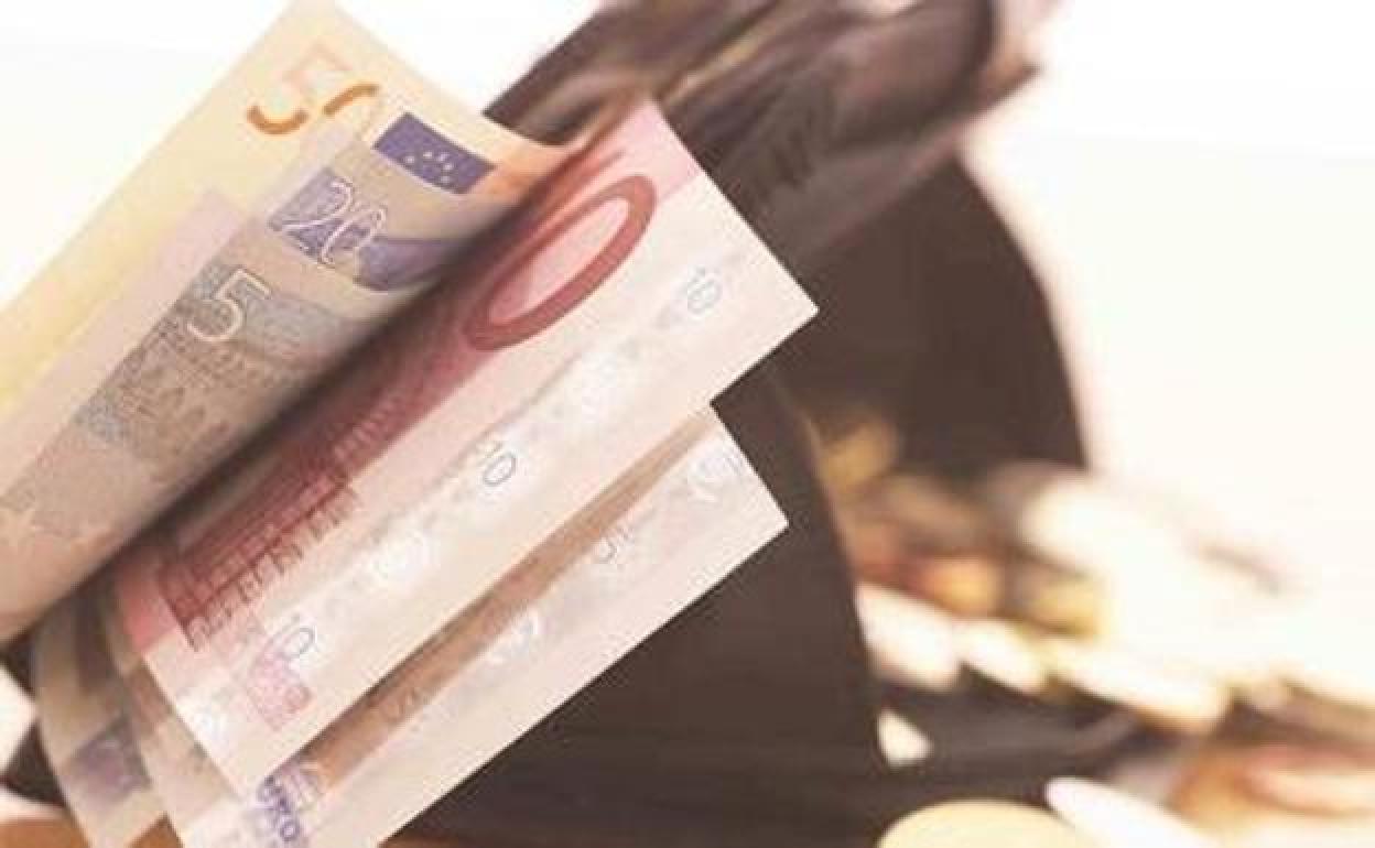 La Junta abona sus facturas en casi 34 días en noviembre e incumple el plazo legal establecido para pagar a sus proveedores