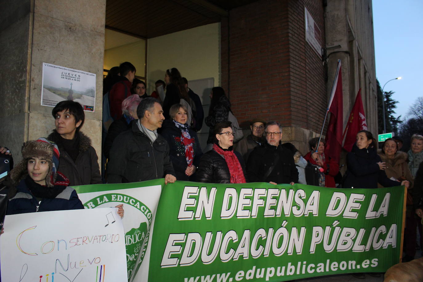 Fotos: Concentración por un conservatorio digno