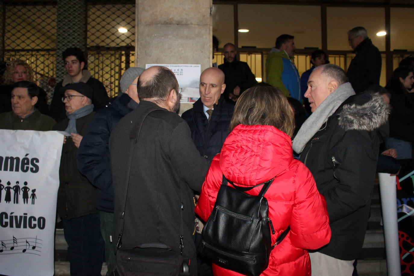 Fotos: Concentración por un conservatorio digno