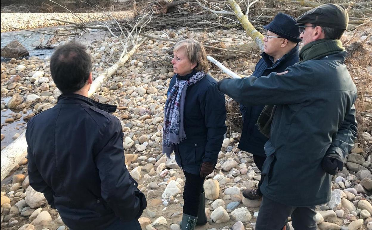 La presidenta de la CHD durante su visita a las zonas afectadas.