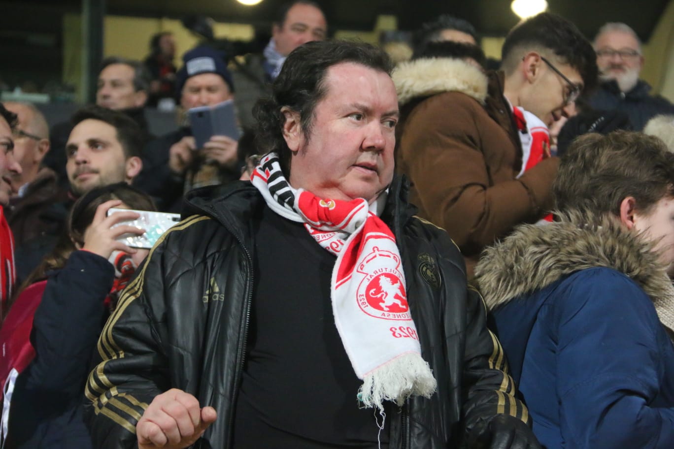 Las primeras imágenes del Cultural Atletico de Madrid. Lleno en el Reino de León para un intenso partido en la Copa del Rey.