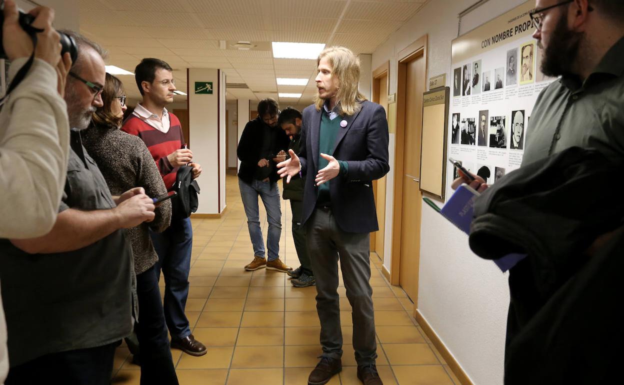 Pablo Fernández tacha las comisiones de investigación de las Cortes de «estafa democrática» y «engaño total»