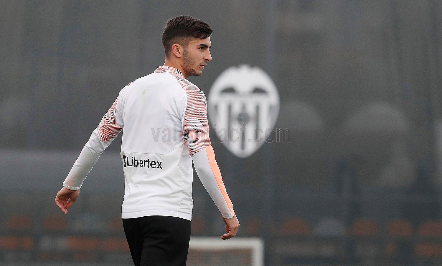 La plantilla del Valencia CF ha realizado su último entrenamiento previo al desplazamiento a León, donde se medirá a la Cultural y Deportiva Leones.