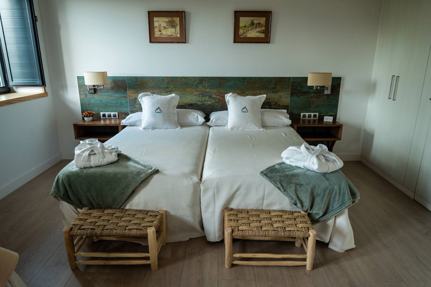 Ideal para una escapada en pareja o en familia, The Rock Suites&Spa ofrece un lugar idílico, un perfecto mirador hacia El Bierzo y unas instalaciones de auténtico lujo para disfrutar de momentos inolvidables.