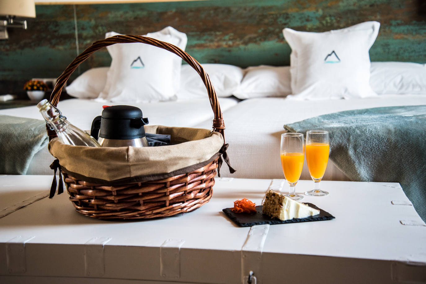 Ideal para una escapada en pareja o en familia, The Rock Suites&Spa ofrece un lugar idílico, un perfecto mirador hacia El Bierzo y unas instalaciones de auténtico lujo para disfrutar de momentos inolvidables.