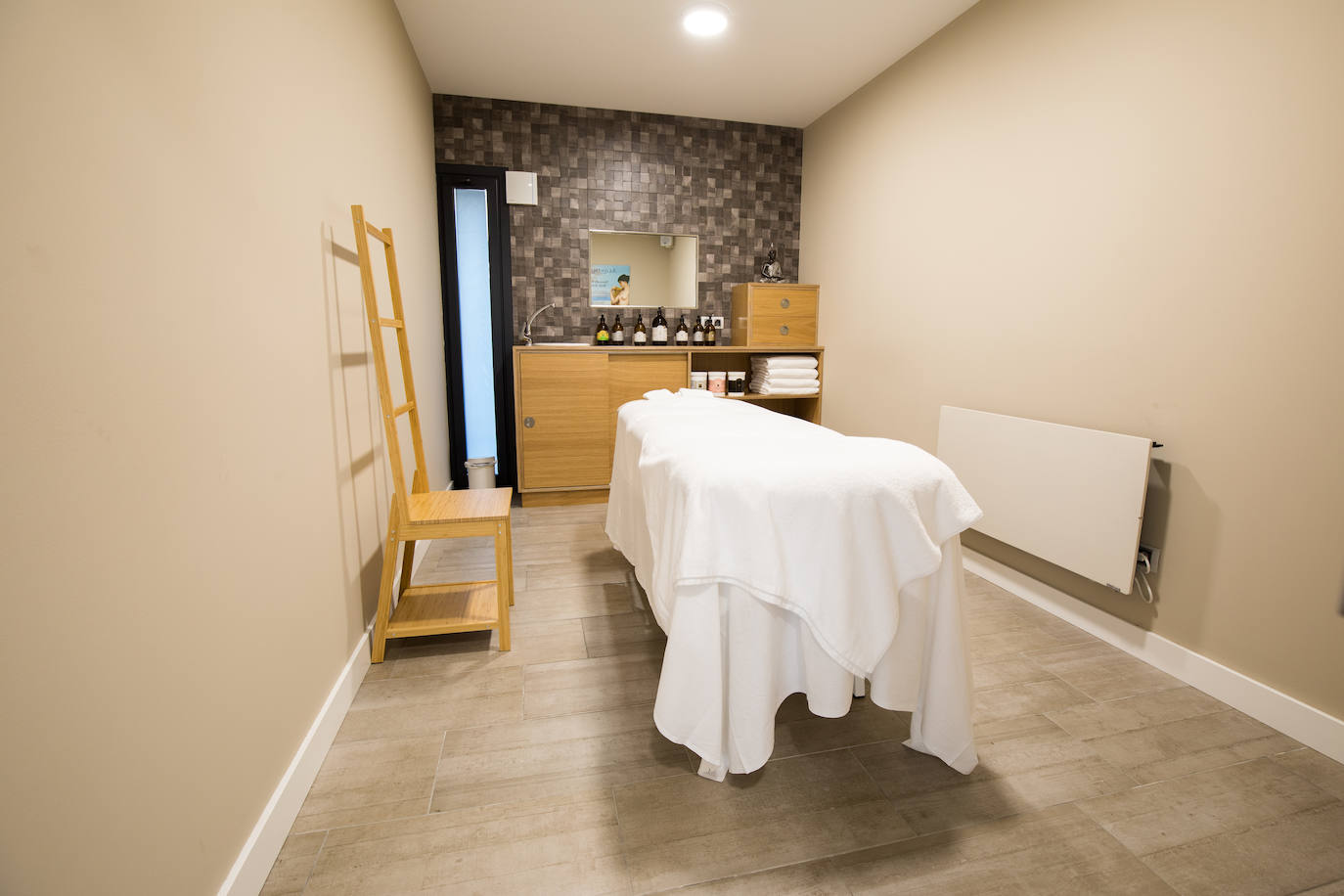 Ideal para una escapada en pareja o en familia, The Rock Suites&Spa ofrece un lugar idílico, un perfecto mirador hacia El Bierzo y unas instalaciones de auténtico lujo para disfrutar de momentos inolvidables.