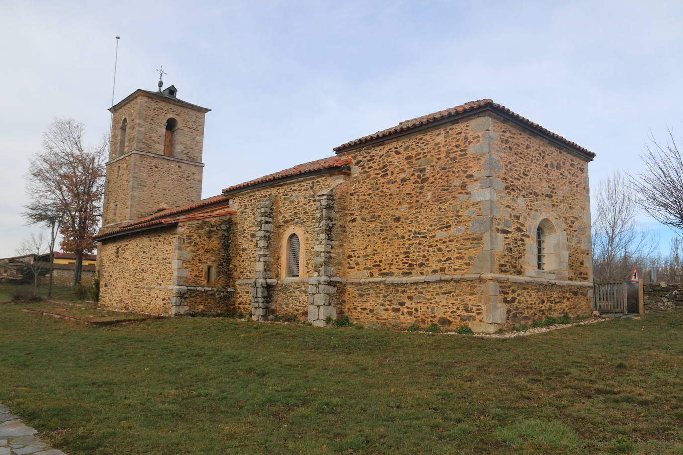 Riello es un paraje perfecto para reencontrase con el pasado, revivir la historia y rodearse de un entorno admirable.