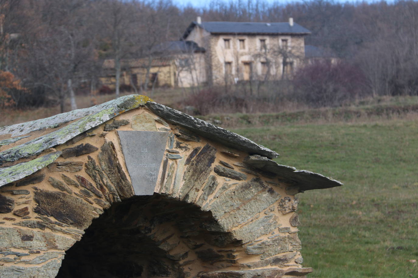 Riello es un paraje perfecto para reencontrase con el pasado, revivir la historia y rodearse de un entorno admirable.