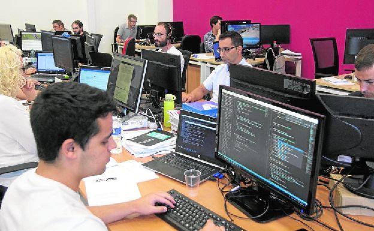 La inversión en TIC en Castilla y León cae a la mitad en 2019, hasta 38 millones, por el fin de partidas plurianuales en 2018