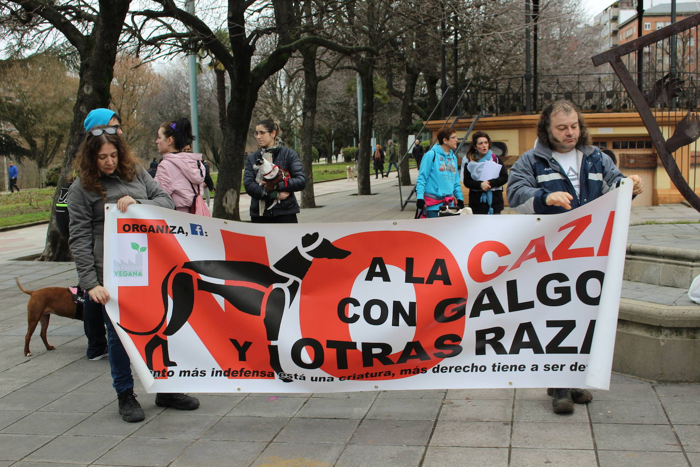 Fotos: Manifestación en contra de la caza con galgos en León