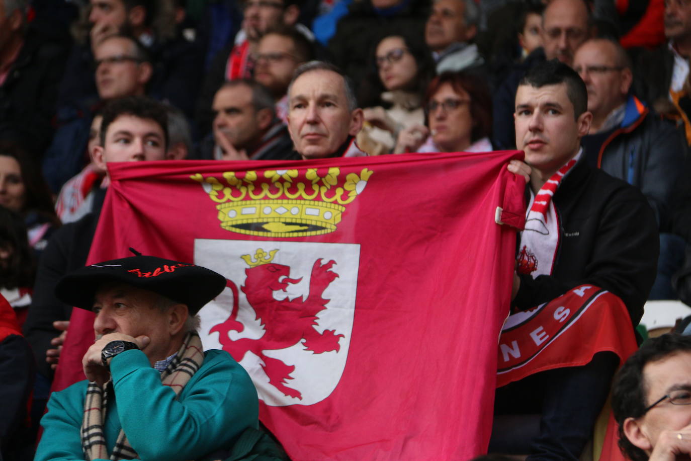 Las imágenes del público asistente al partido entre la Cultural y el Logroñés.