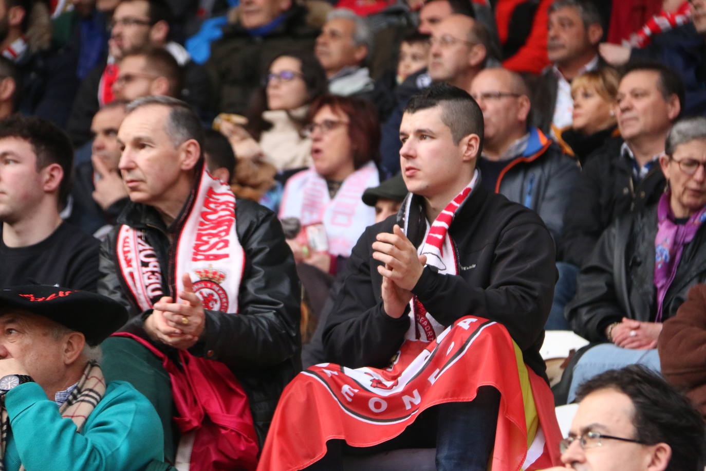 Las imágenes del público asistente al partido entre la Cultural y el Logroñés.