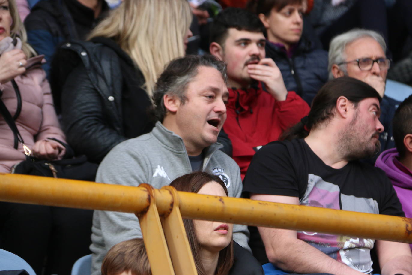 Las imágenes del público asistente al partido entre la Cultural y el Logroñés.